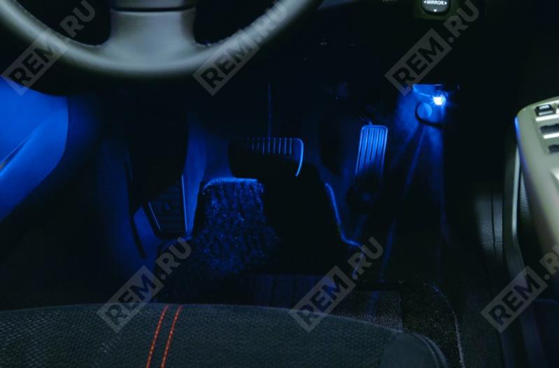  H7010SC000  подсветка ног водителя и пассажира (фото 1)