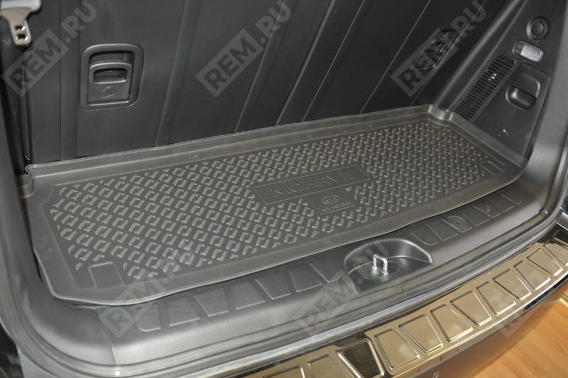  R85702J001  ковер в багажник резиновый, короткий (3-й ряд сидений разложен) (фото 1)