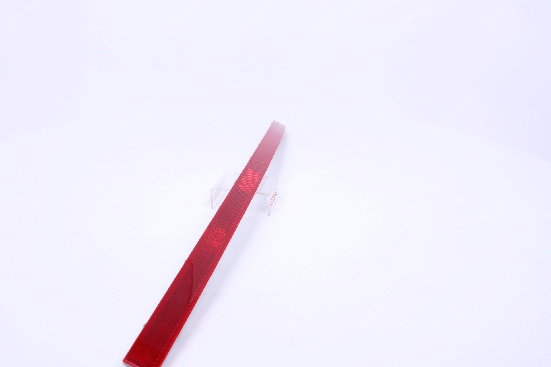  92409S1500  светоотражатель заднего бампера центральный (фото 4)