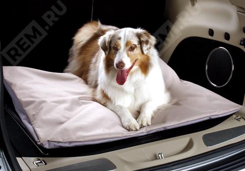  82210315  подушка для собаки в багажник (фото 1)