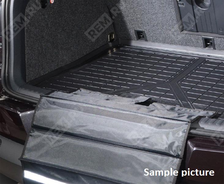  7P0061161AA  поддон в багажник, стандарт с защитным фартуком (фото 1)