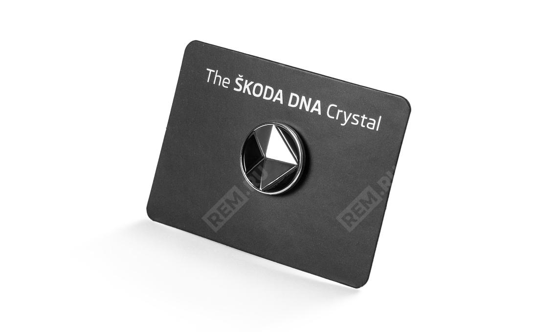  000087000NJKA  металлический значок skoda pin dna crystal (фото 2)