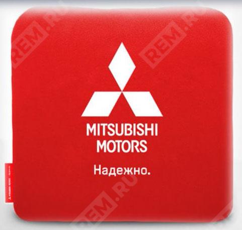 RU000022  подушка mitsubishi автомобильная, красная (фото 1)