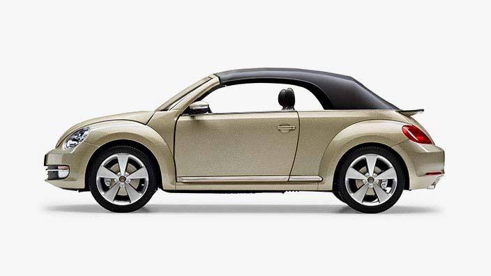  5C3099302P7W  модель автомобиля volkswagen beetle cabrio, moon rock silver metallic,  1:18 (фото 3)