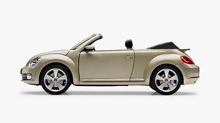  5C3099302P7W  модель автомобиля volkswagen beetle cabrio, moon rock silver metallic,  1:18 (фото 4)