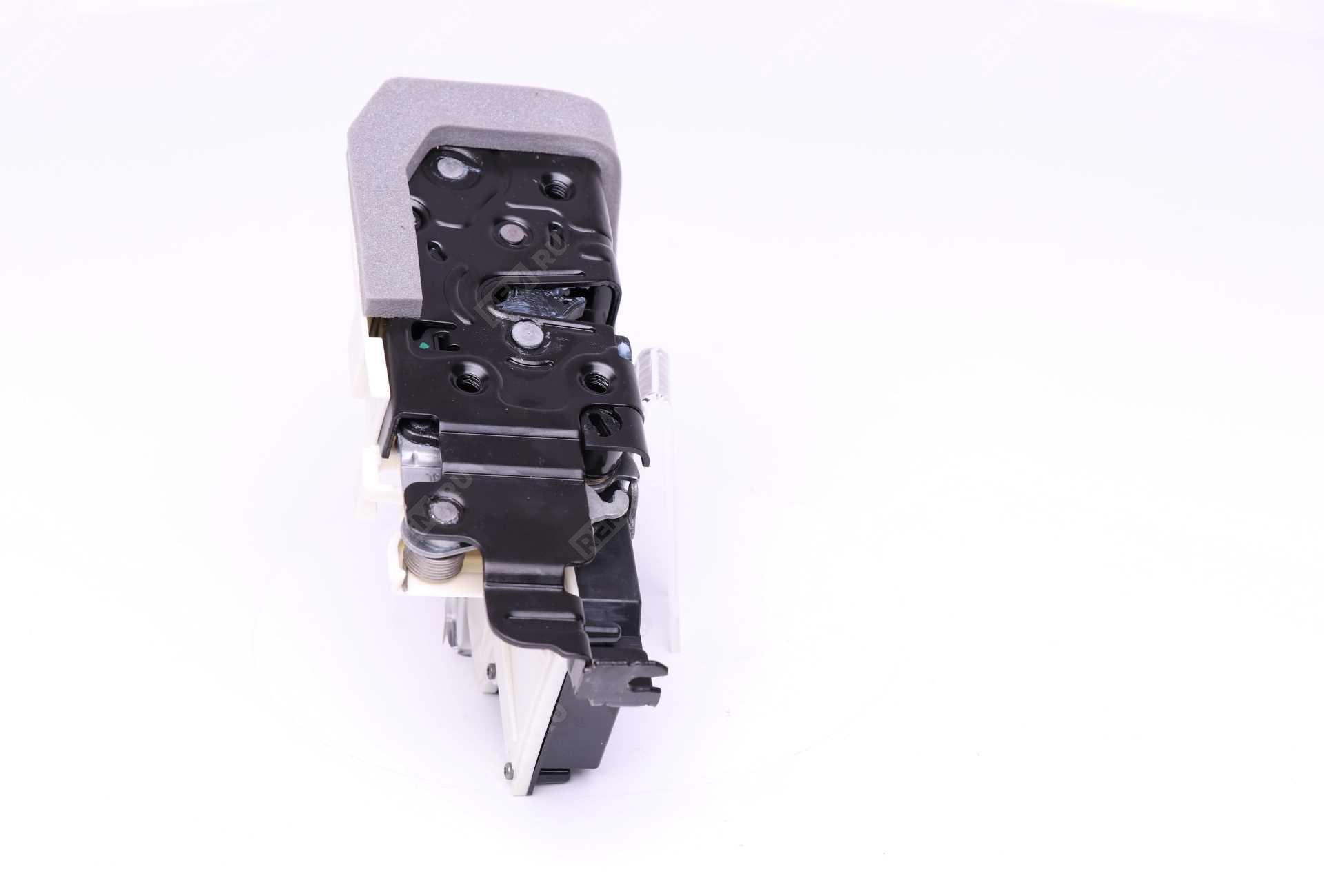  4K0839015R  замок задней левой двери (фото 2)