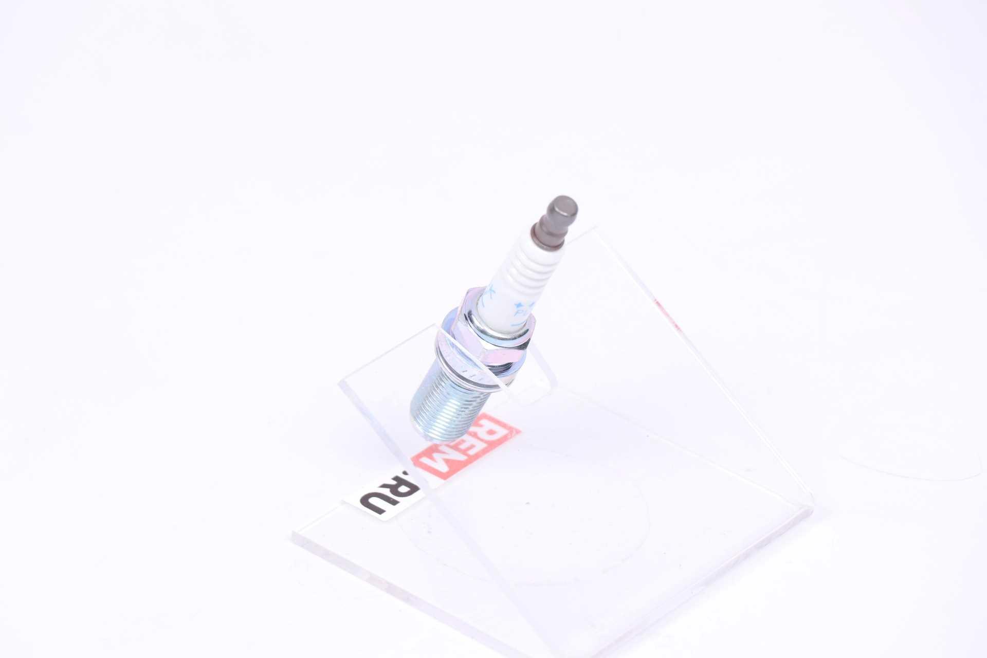  224015M015  свеча зажигания (фото 2)