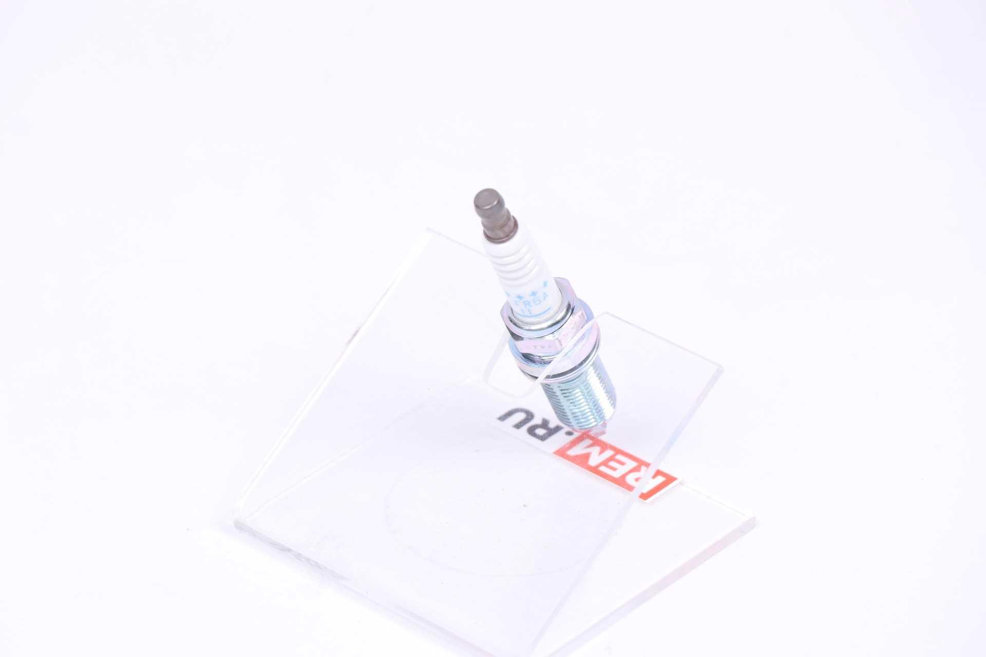  224015M015  свеча зажигания (фото 3)