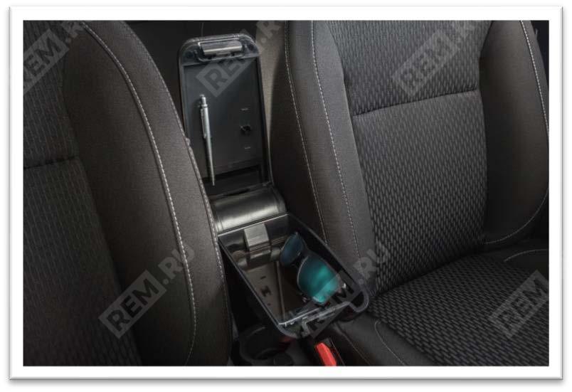 Подлокотник с индукционной зарядкой Renault 877509400R подлокотник с индукционной зарядкой (фото 2)