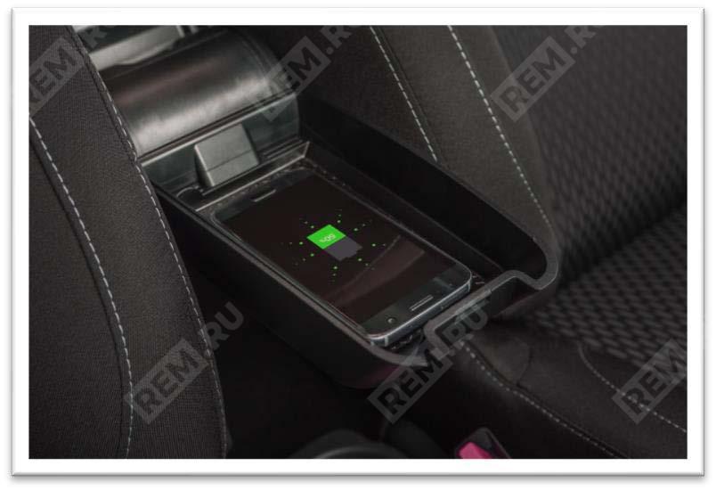 Подлокотник с индукционной зарядкой Renault 877509400R подлокотник с индукционной зарядкой (фото 4)